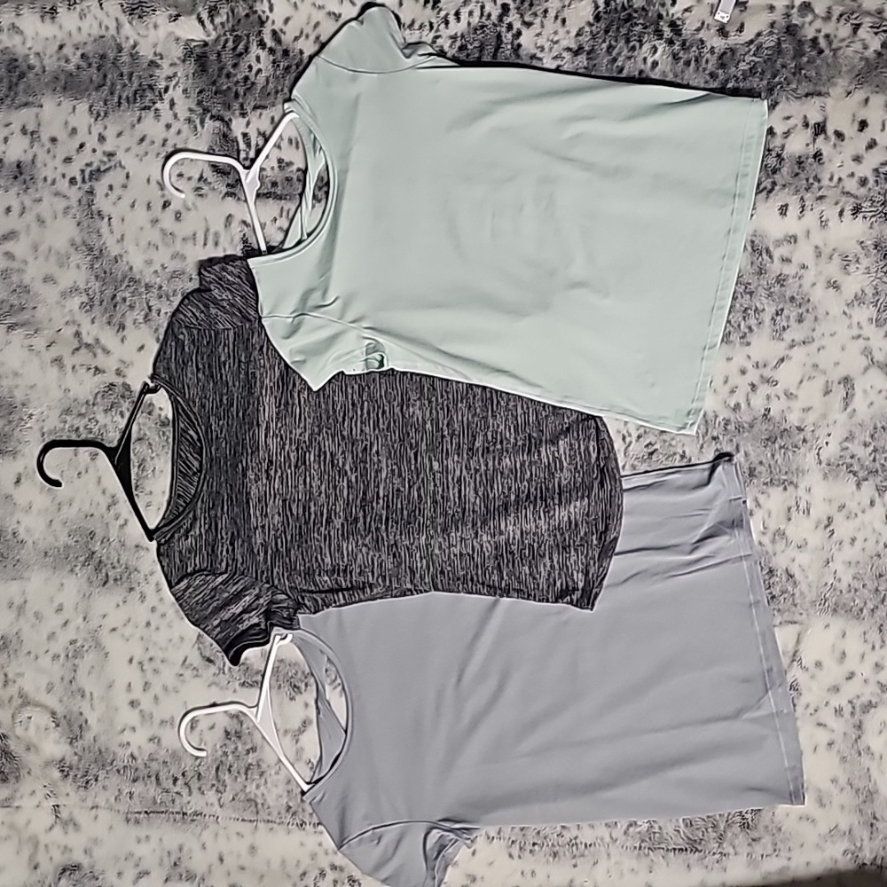 Like new All In Motion Girls Short Sleeve Tops size 10/12